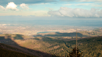 Panorama Kotliny Jeleniog&oacute;rskiej. 