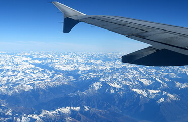 vue aérienne....alpes italo-suisse