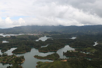Obraz premium Reservoir in Colombia near the rock