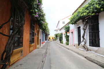 Fototapeta na wymiar Old Spanish city in Colombia