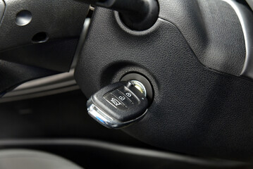 Contact lock for activating the car engine and ignition key