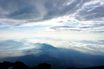Fototapeta na wymiar 富士山山頂からの日の出