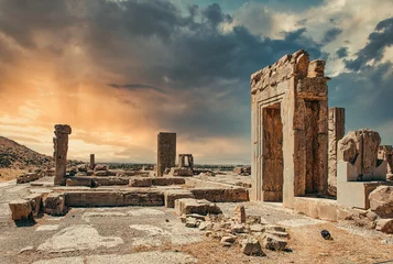 Gordijnen A summer afternoon in the stone remnants of Ancient Persepolis, Iran © Cerratin/Wirestock