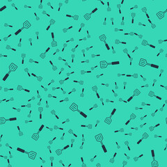 Black Spatula icon isolated seamless pattern on green background. Kitchen spatula icon. BBQ spatula sign. Barbecue and grill tool. Vector