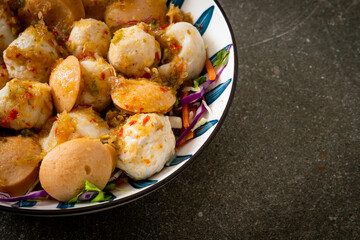Meatball and fishball spicy salad
