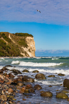 Germany, Mecklenburg-Vorpommern, Rocky beach of Cape Arkona with cliffs in background