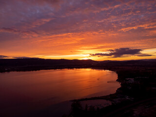 Obraz premium Sonnenuntergang über dem Bodensee
