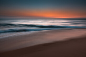 Fototapeta na wymiar longue exposition mer sunset et plage paysage