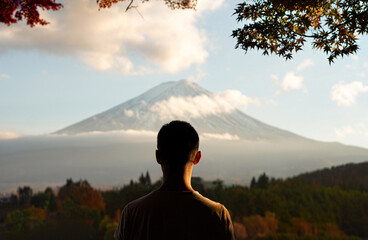 A man looks at Fujiyama