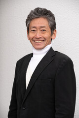 笑顔のシニア男性