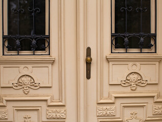 Door handle , knobs .