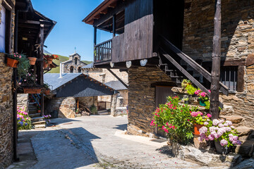 Fototapeta na wymiar peñalba de santiago is a countryside town where houses are made of slate stone
