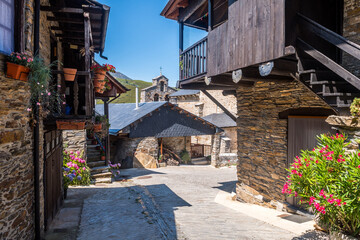 Fototapeta na wymiar peñalba de santiago is a countryside town where houses are made of slate stone