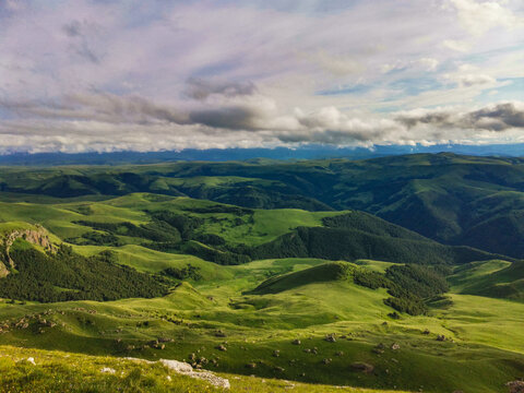 View of Elbrus and the Bermamyt plateau in the Karachay-Cherkess Republic, Russia. © Виктория Балобанова