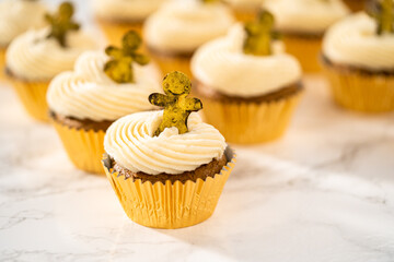Gingerbread cupcakes