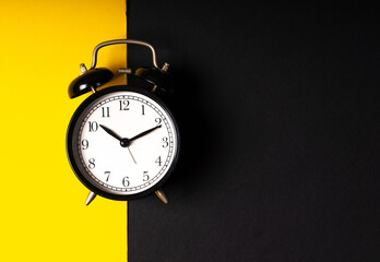 Clock from top view with time concept. - obrazy, fototapety, plakaty