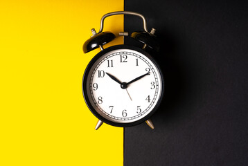 Clock from top view with time concept. - obrazy, fototapety, plakaty