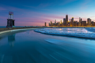 Fototapeta premium View of the Chicago downtown over lake Michigan.