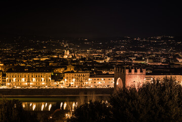 Fototapeta na wymiar Florence by night, an enchanted atmosphere