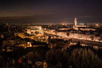 Fototapeta na wymiar Florence by night, an enchanted atmosphere