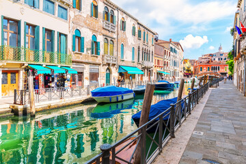 Fototapeta na wymiar Canal of Venice, typical street view, Italy