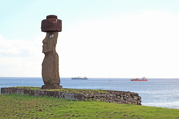 The Moai with Pukao (Hat) of Ahu Ko Te Riku Ceremonial Platform, with Pacific Ocean in the Backdrop,, Easter Island, Chile, South America