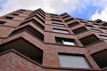 Roter Neubau in Freiburg