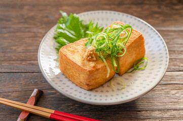 焼いた厚揚げ豆腐