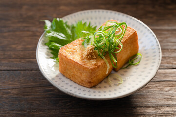 焼いた厚揚げ豆腐