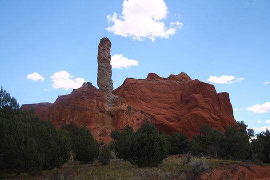The white hoodoo surrounded by the red rocks of the Kodachrome Basin State Park