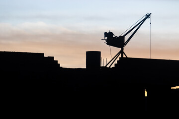 Silueta de gr&uacute;a de construcci&oacute;n 