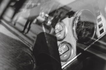 reflejo en la ventana del auto