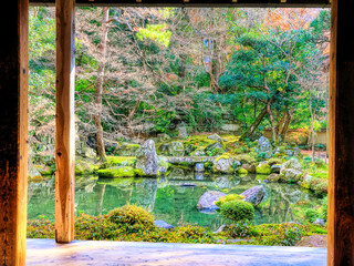 京都、洛北蓮華寺の庭園