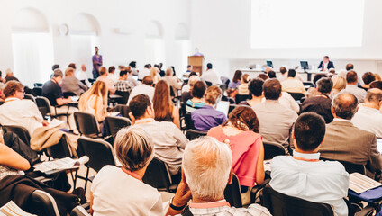 Obraz premium Speaker at Business Conference and Presentation.