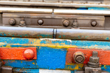 Insulated rail joints to identify and position the train to control the signaling system.