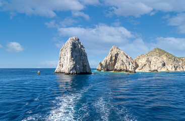 Fototapeta premium Scenic tourist destination Arch of Cabo San Lucas, El Arco, close to Playa Amantes, Lovers Beach known as Playa Del Amor and Playa del Playa del Divorcio, Divorce Beach.