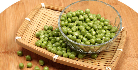 Fresh peas 