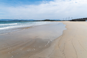 晴れた福岡市志賀島のビーチの風景