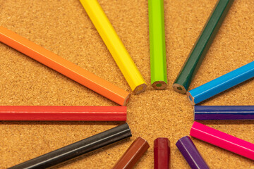 カラフルな色鉛筆