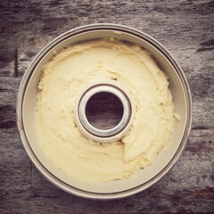 Vanillekuchen Rührteig in einer runden Backform