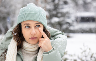 Winter cold weather causing eye dryness and irritation