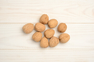 Nueces en la mesa, vista desde arriba