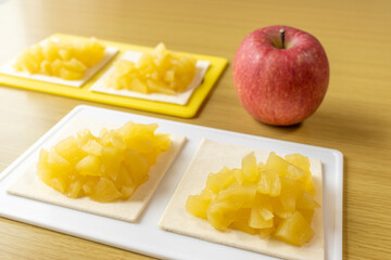 アップルパイを手作りするイメージ