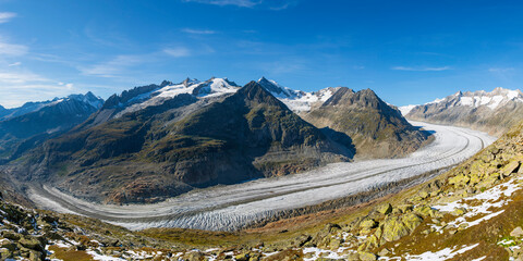 Panorama vom Aletschgletscher in der Jungfrau-Region im Wallis, Schweiz - 484153060
