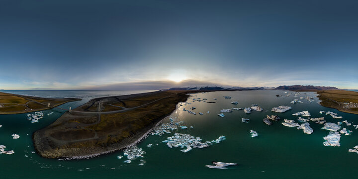 J&ouml;kuls&aacute;rl&oacute;n. Icland