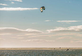 Kite-surf sur la plage de Piémanson à Arles, Bouches-du-Rhône, France