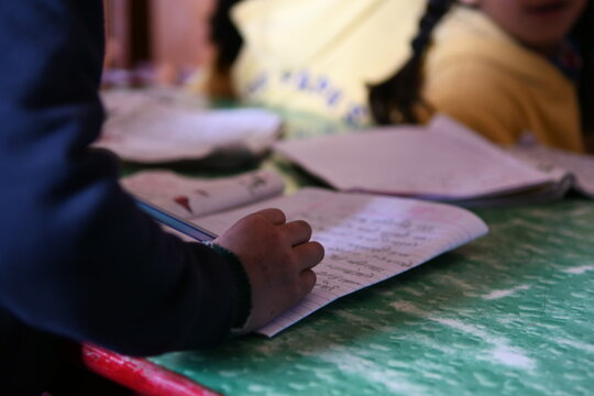 Enfants dans une &eacute;cole au n&eacute;pal vers kathmandou