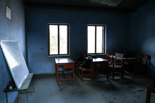 Vieille &eacute;cole au n&eacute;pal dans la r&eacute;gion de dhading vers kathmandou 