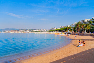 Fototapeta na wymiar Strand in Cannes, Cote d' Azur, Frankreich