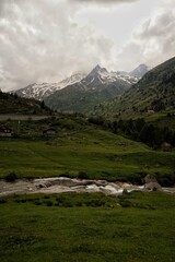 Fototapeta na wymiar Majestic swiss alp mountains
